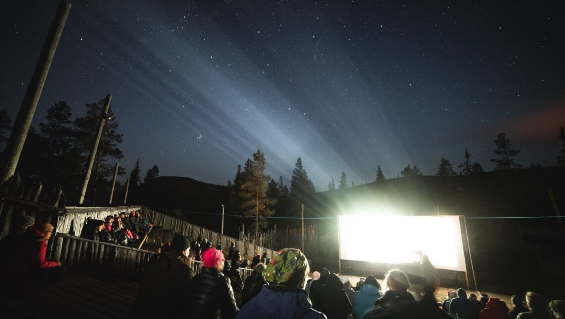 Elokuvia revontulten alla!