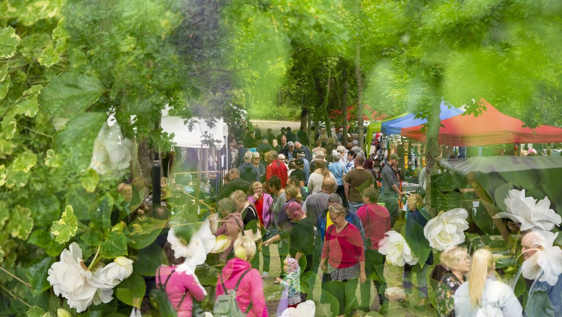 People at Voipaala yard